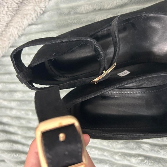 Black Heels With Adjustable Buckle - Picture 5 of 7